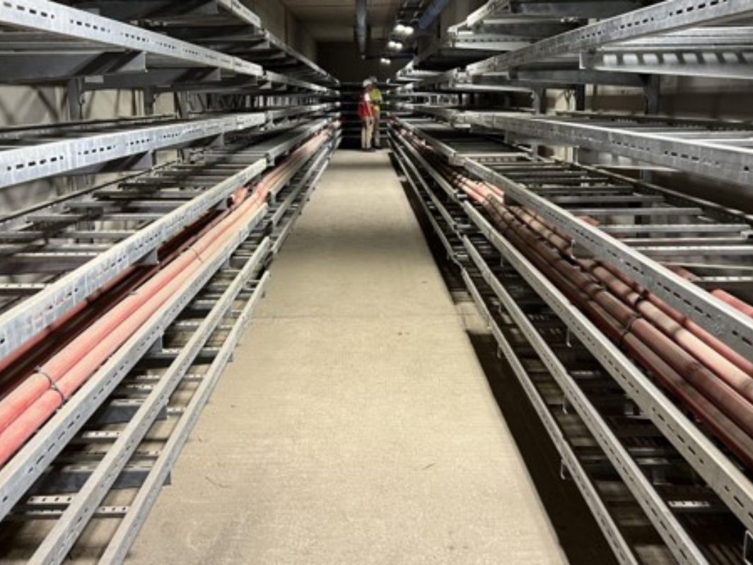 КРЕПЛЕНИЕ КАБЕЛЕЙ СРЕДНЕГО И ВЫСОКОГО НАПРЯЖЕНИЯ