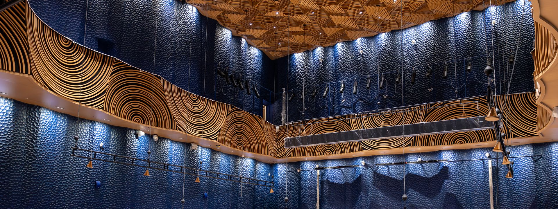 интерьерные решения: использование алюминиевых подсистем UTECH