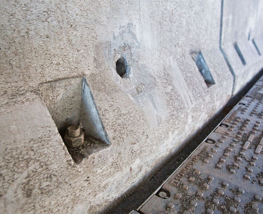 Затвердевший установленный анкер