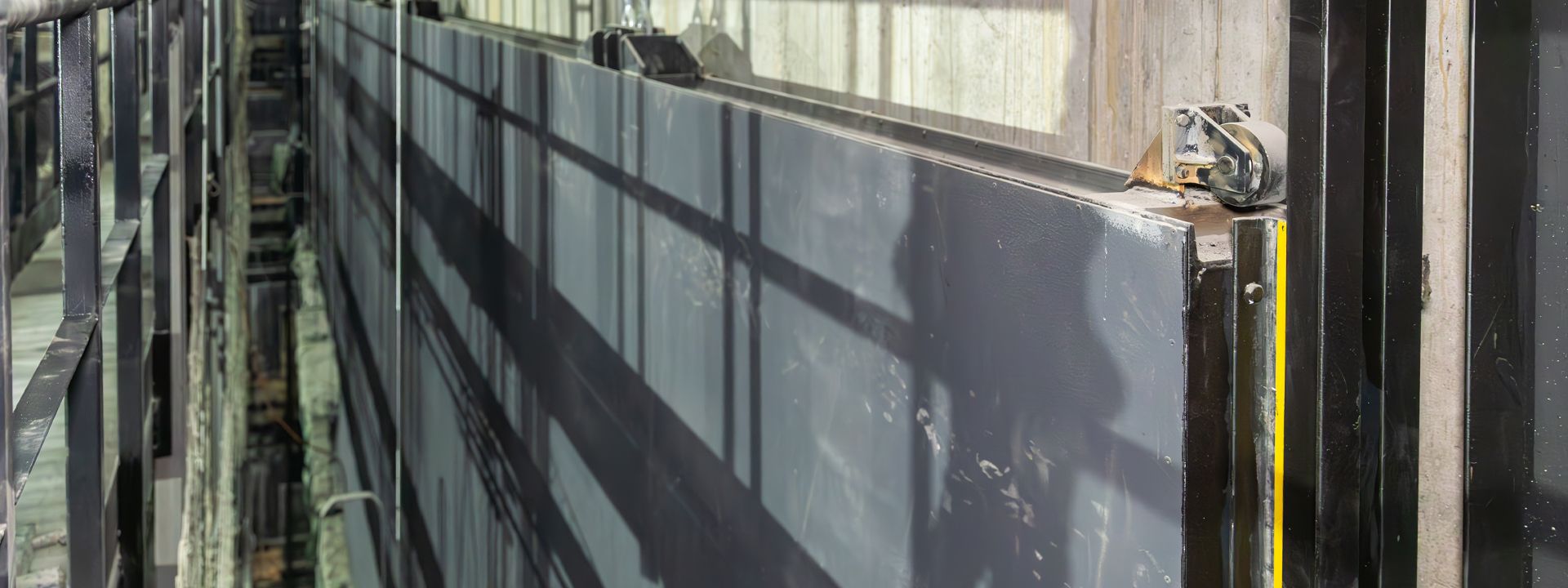 Противопожарный экран: крепление химическими анкерами