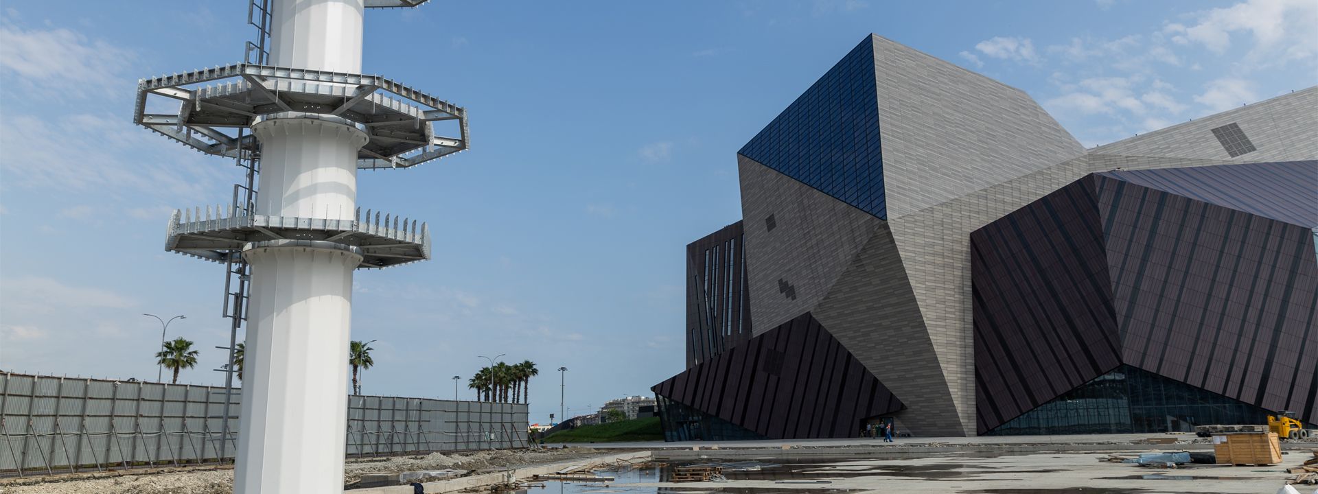 Флагшток: крепление на химические анкеры